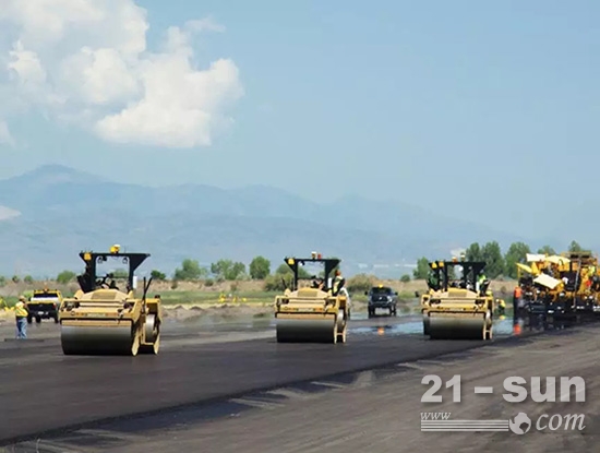 美國有超過260萬英里的鋪路道路，其中超過94%是瀝青路面