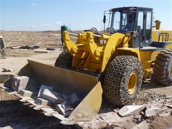 回訪內(nèi)蒙古客戶(hù)（圖為我公司FDM756T-16）